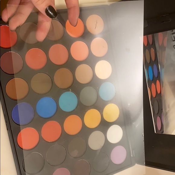 Eyeshadow - Picture 4 of 4